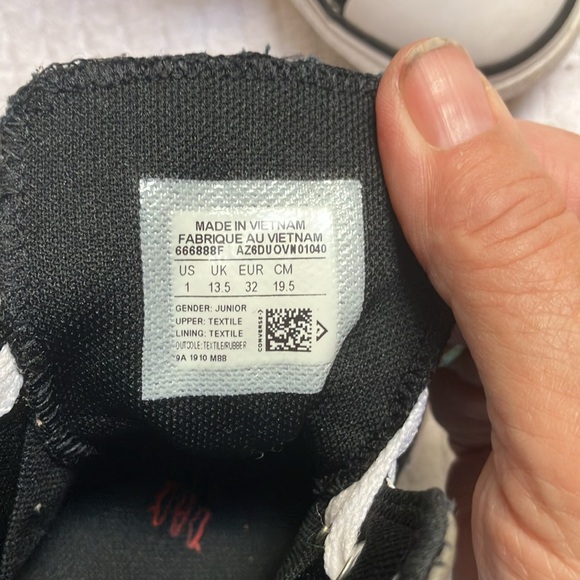 Converse AS Hi Sneaker Black White Shark Canvas kids Sharks Pattern 666888F - Picture 5 of 11